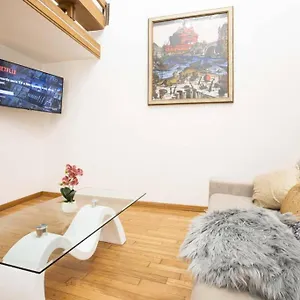 Unforgettable Split Level Jacuzzi Navona - Collection Apartment *
