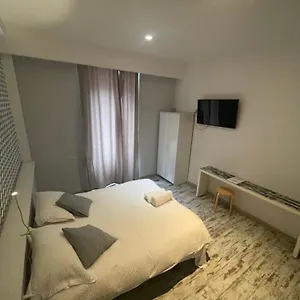 Bed & Breakfast Moshi Moshi