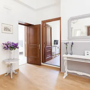 Domus Merulana Bed And Breakfast 3* Rome