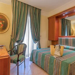 Raeli Luce Hotell 4*