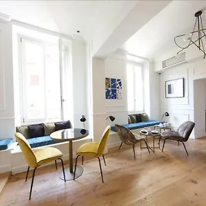 Parisii Luxury Relais 2*