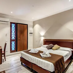 House Garden Hotel