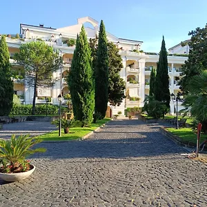 Le Terrazze Della Farnesina Policlinico Gemelli * Rome