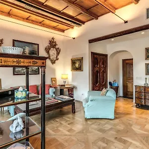 Trastevere Outstanding 4 Bedroom Terraced *