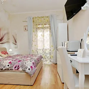 Deluxe And Chilling Jacuzzi Guest house Rome