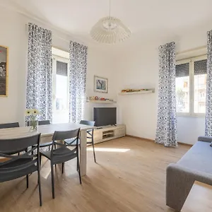 Casa Emma, Aurelio