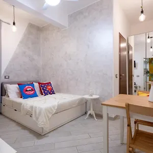 Stanza Comoda E Silenziosa Con Bagno Privato E Area Lavoro E Relax Kwatera prywatna Rzym