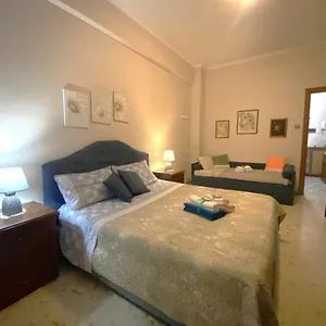 Mammo's House *