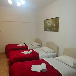 Hostelroma Hostel