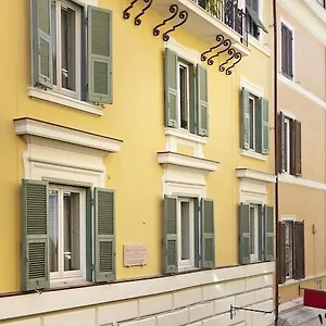 Guest house Garibaldi Piazza Di Spagna 3*