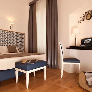 Hotel Floris 3*