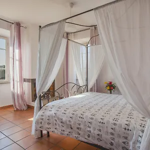 Casale Appio 2* Roma