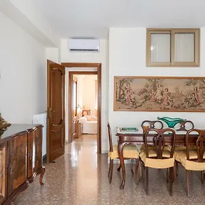 Hortis Apartment, 5 Persone, 2 Camere, Balcone, Metro C E Tram Per Il Centro