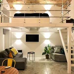Beautifully Renovated Loft In Trastevere Apartment Rome