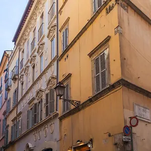 Apartament Domus Lupae -live In The Heart Of