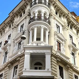 Le Petit Rome