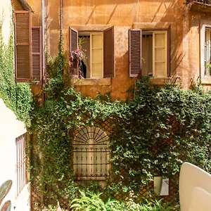 Iflat Red Apartment