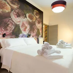 Apartment Peoniamaximahouse -piazza Bologna-