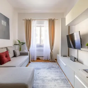 Charming With View In The Heart Of Apartment *