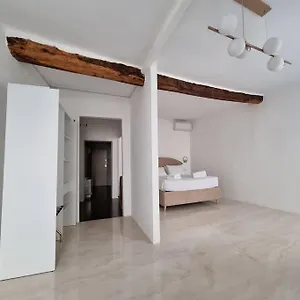 The Heritage- At Trevi Fountain- Apartment