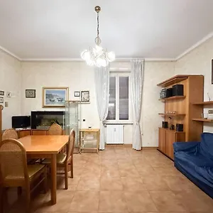Cozy And Well Connected To The Center