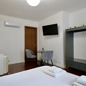 Apartment Palatino 28 *
