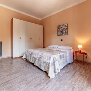 Apartment Claudio's Flat - Metro Re Di