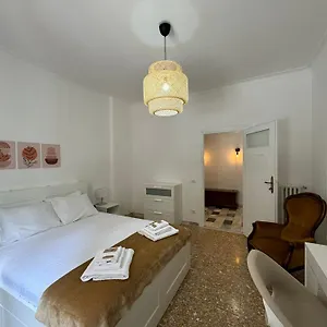 Spacious Chez Max
