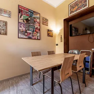 Claudio Flat - Metro Re Di & Wi-fi Apartment
