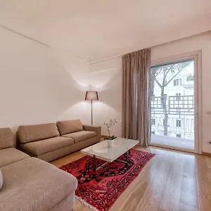2 - Exclusive 2bedroom & 2bathroom Rom
