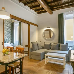 Trevi Little Palace #4 Apartment *