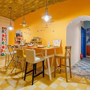 Bed And Colors Apartment *