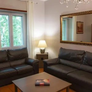 Family's Trastevere Apartment Rome