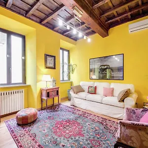 Spanish Steps Apartment *