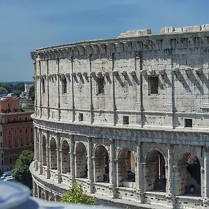 Colosseum Corner Roma
