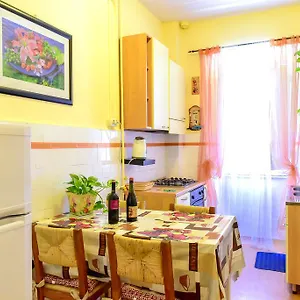 Casa Vacanza Frendy - Free Airport Transportation On Arrival If You Book An Apartment Of Minimum 3 Nights And 6 People *
