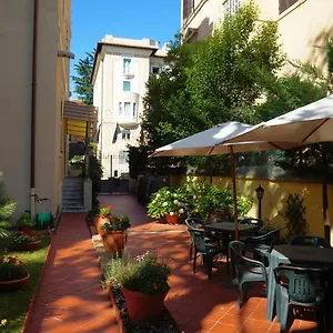 Hotel Green Hotel 2*