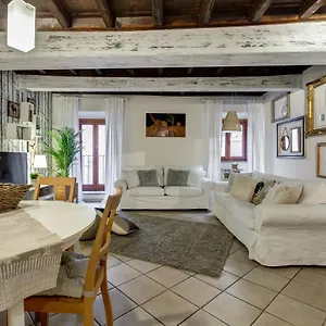 Trevi Fountain Apartment