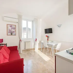 Apartment Between Termini & Colosseo *