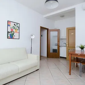 Apartment Dreams *