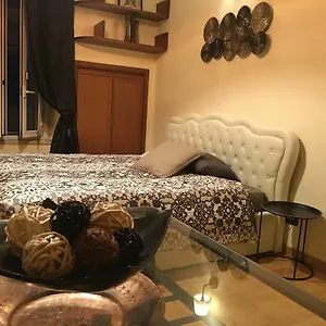 Sharing Apartment *