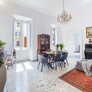 Domus Aurea 295 *