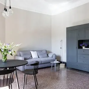 Garibaldi Suites Hotel Rome