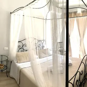 Interno 4 Rome