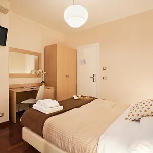 La Piccola Maison 3* Rome