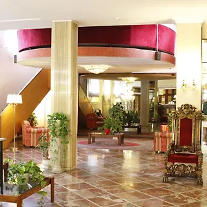 Lh Grand Hermitage