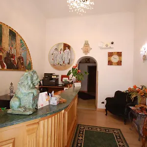 Alexis Hotel 2*