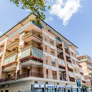 Bbhome Penthouse Bright And Elegant Metro Conca D'oro Apartment