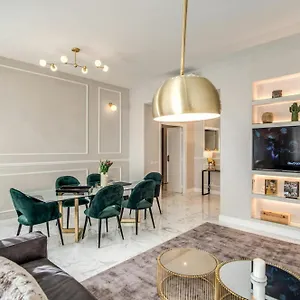 Golden Horizon Residence Luxury Apartments 3Bd *
