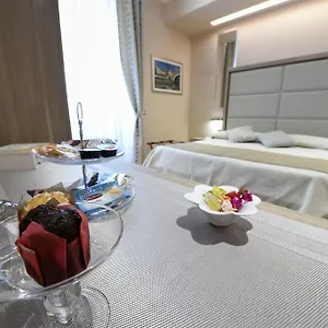 Domus Clara 3*